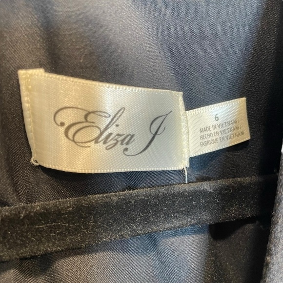 Eliza J Ruffle Sleeve Sheath Dress in Black Size 6 New - Picture 4 of 10